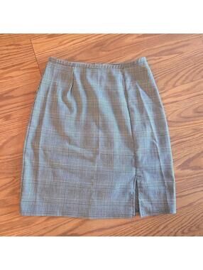 Windsor Plaid Skirt with slit size small